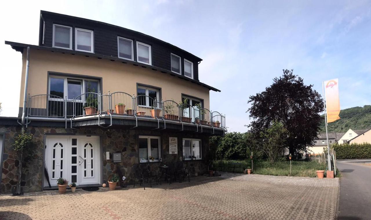 Residenz Moselzauber - Ferienwohnungen Mit Pool Landschaft Ernst Exteriör bild